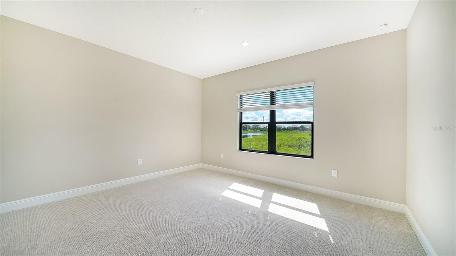 100 CORSERRA DR, NOKOMIS, FL, 34275