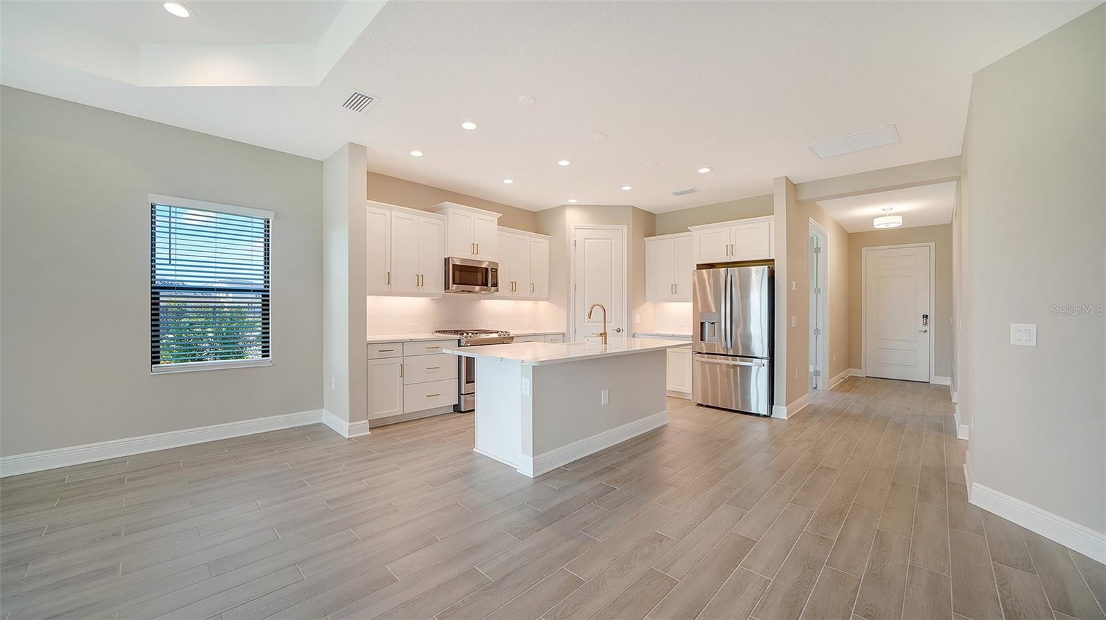 100 CORSERRA DR, NOKOMIS, FL, 34275