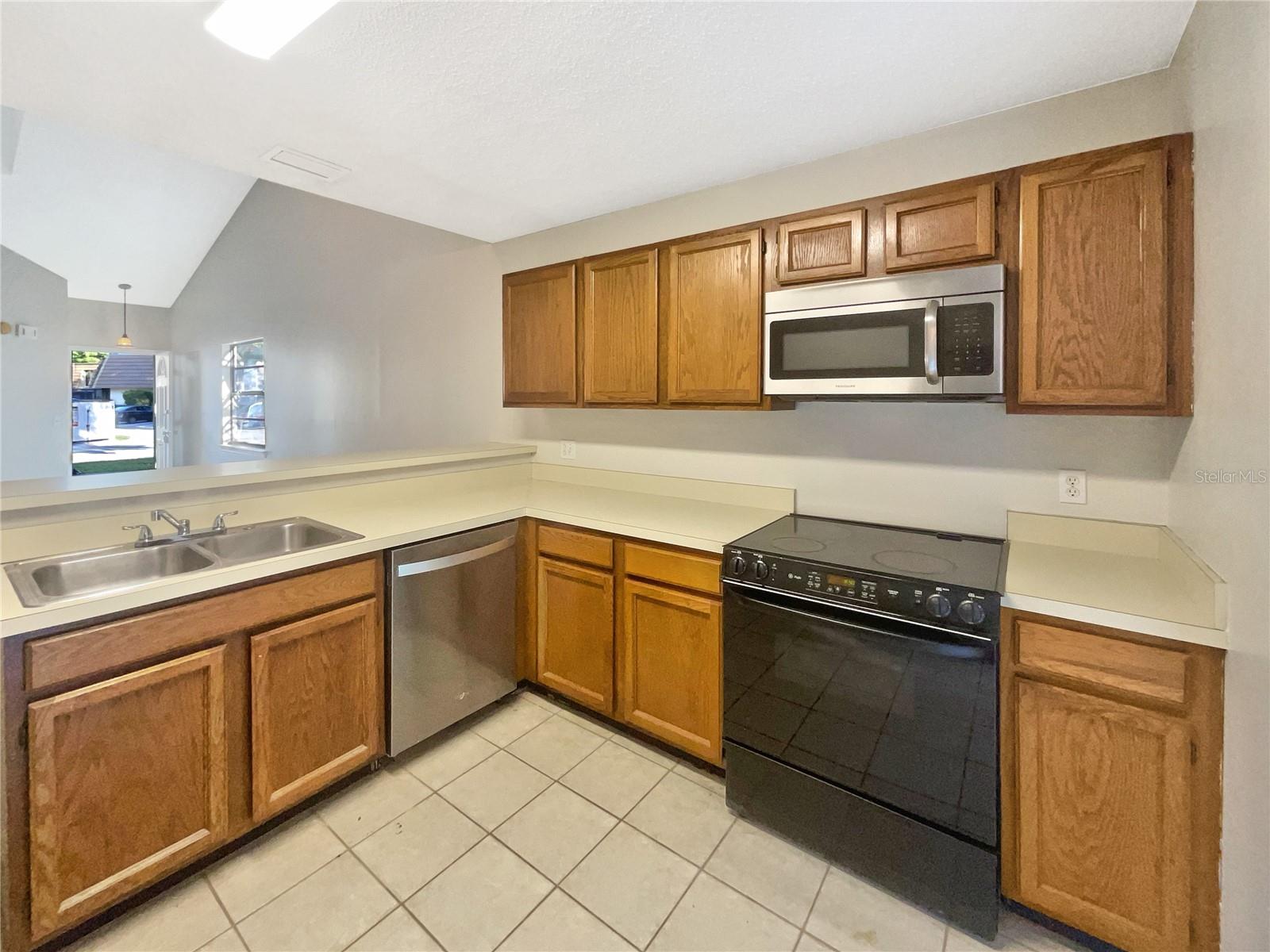 12723 WOOD TRAIL BLVD, TAMPA, FL, 33625