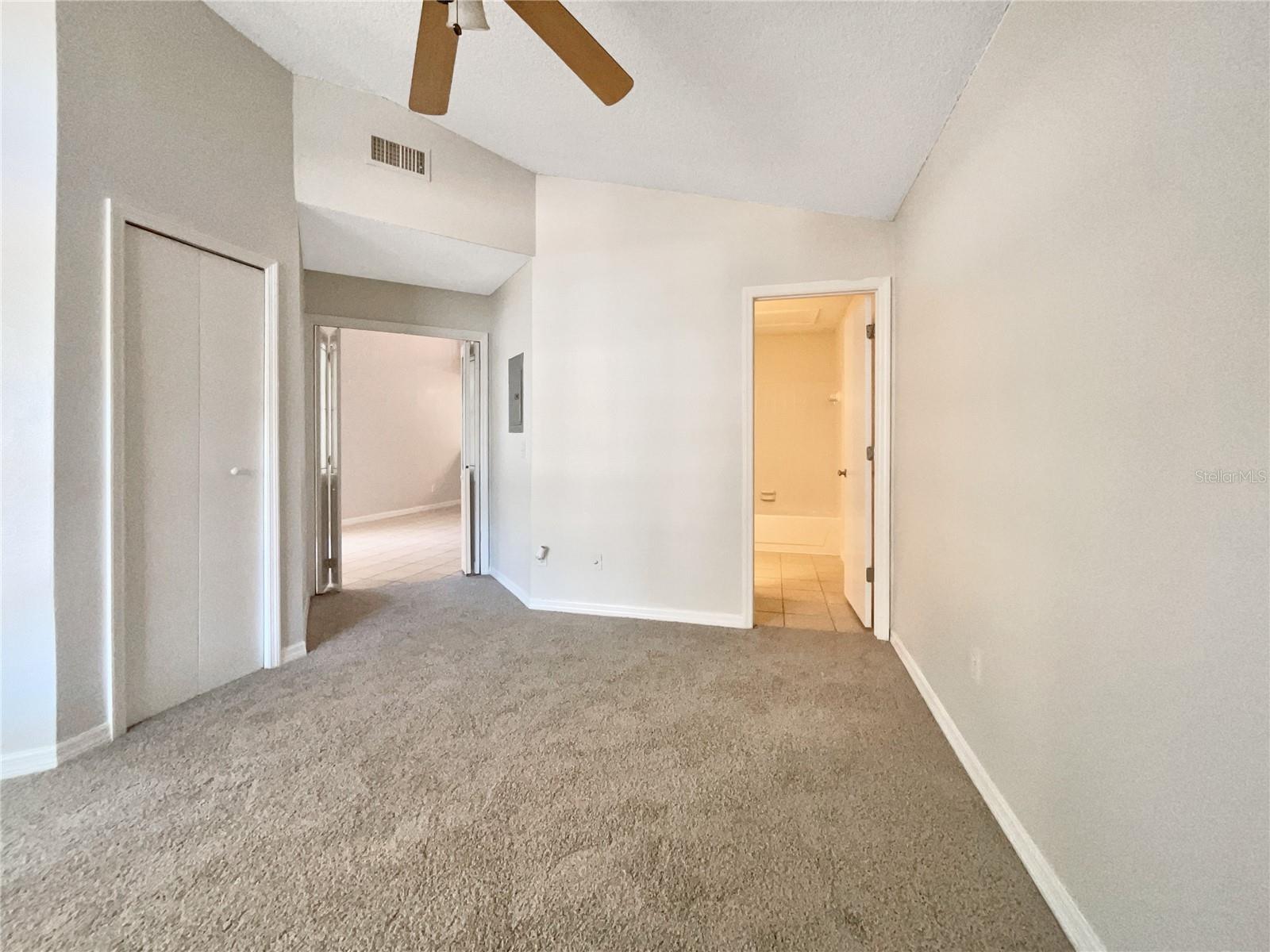 12723 WOOD TRAIL BLVD, TAMPA, FL, 33625