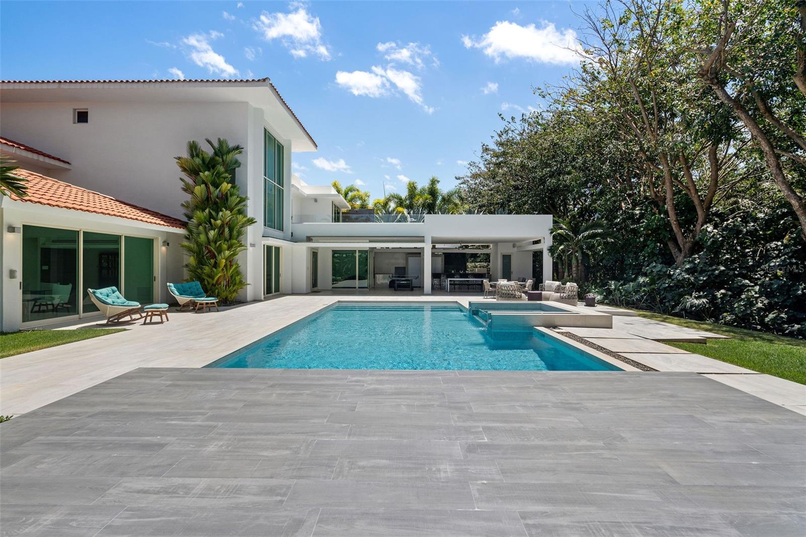 PR9105662 Property Photo