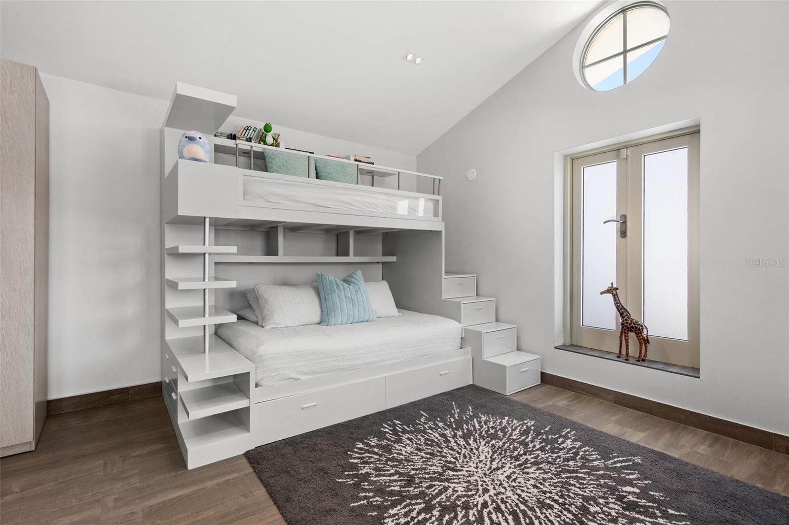 PR9105662 Property Photo