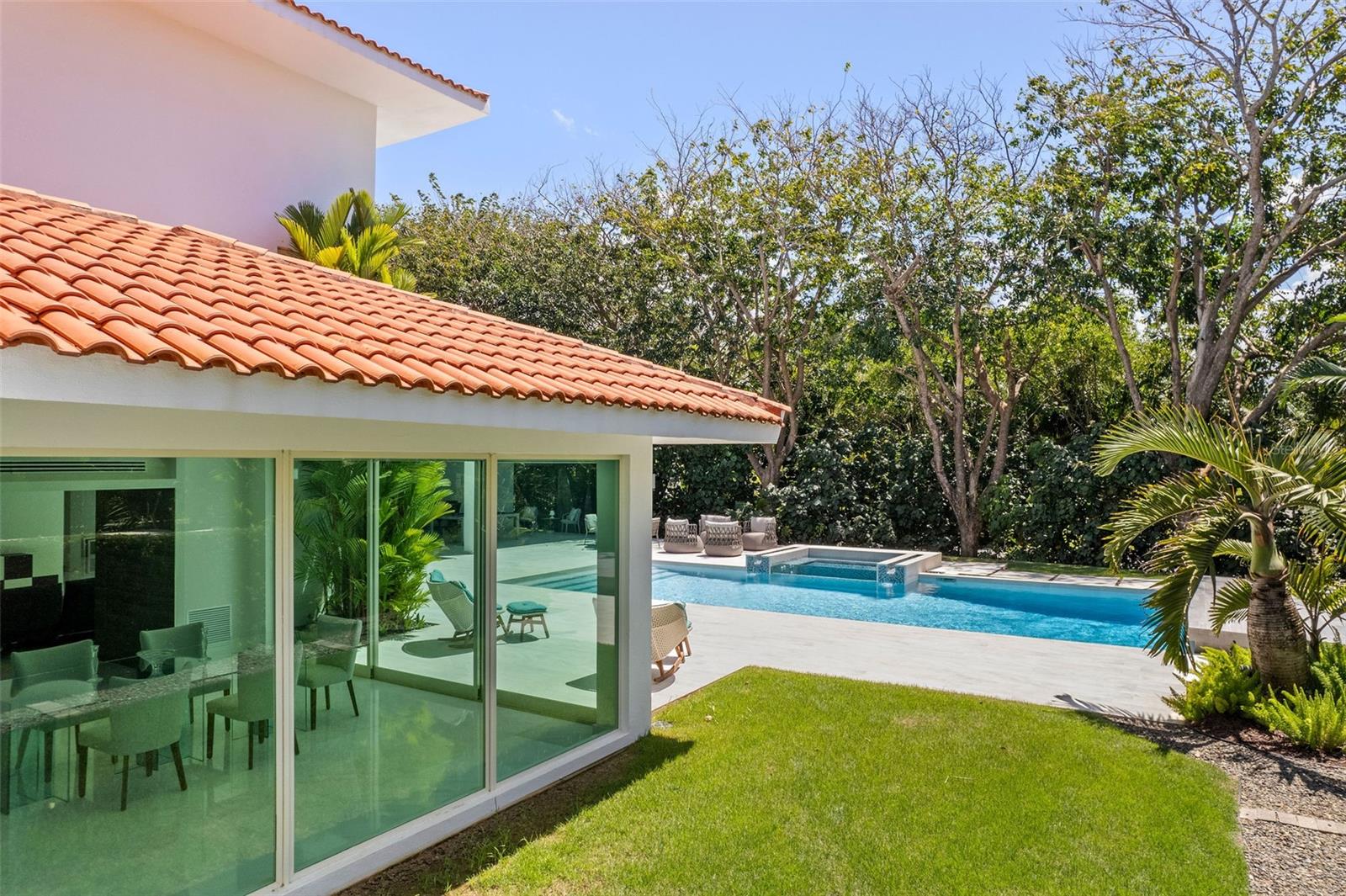 PR9105662 Property Photo