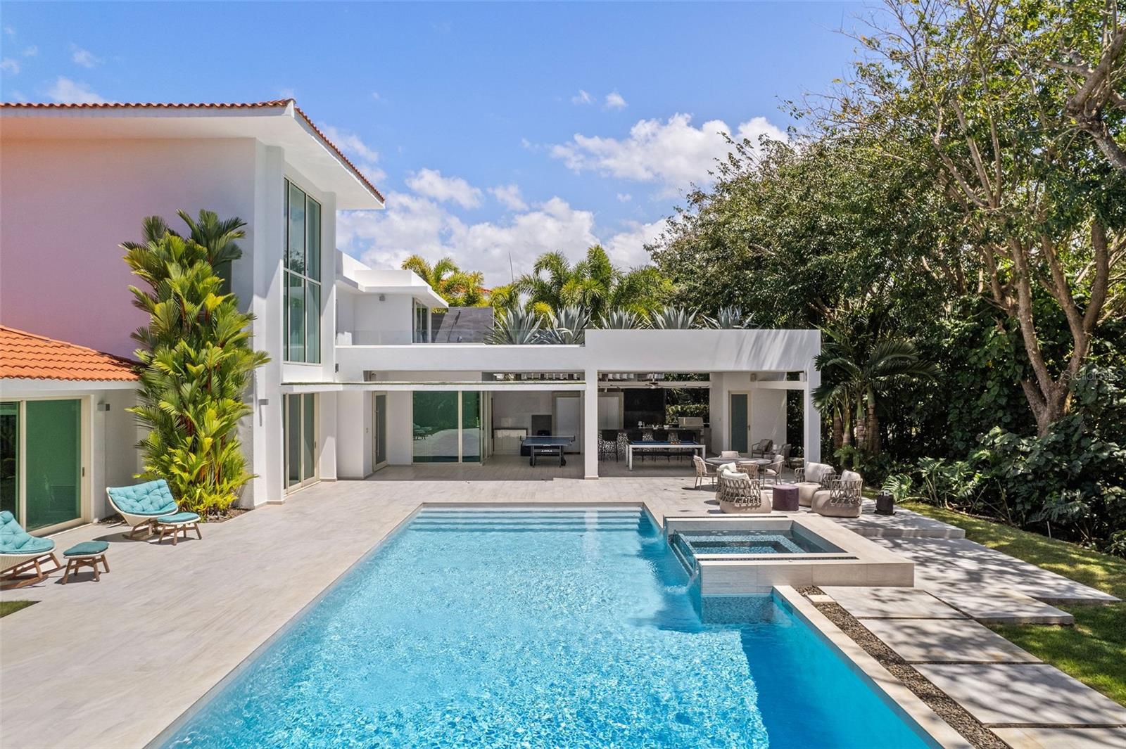 PR9105662 Property Photo