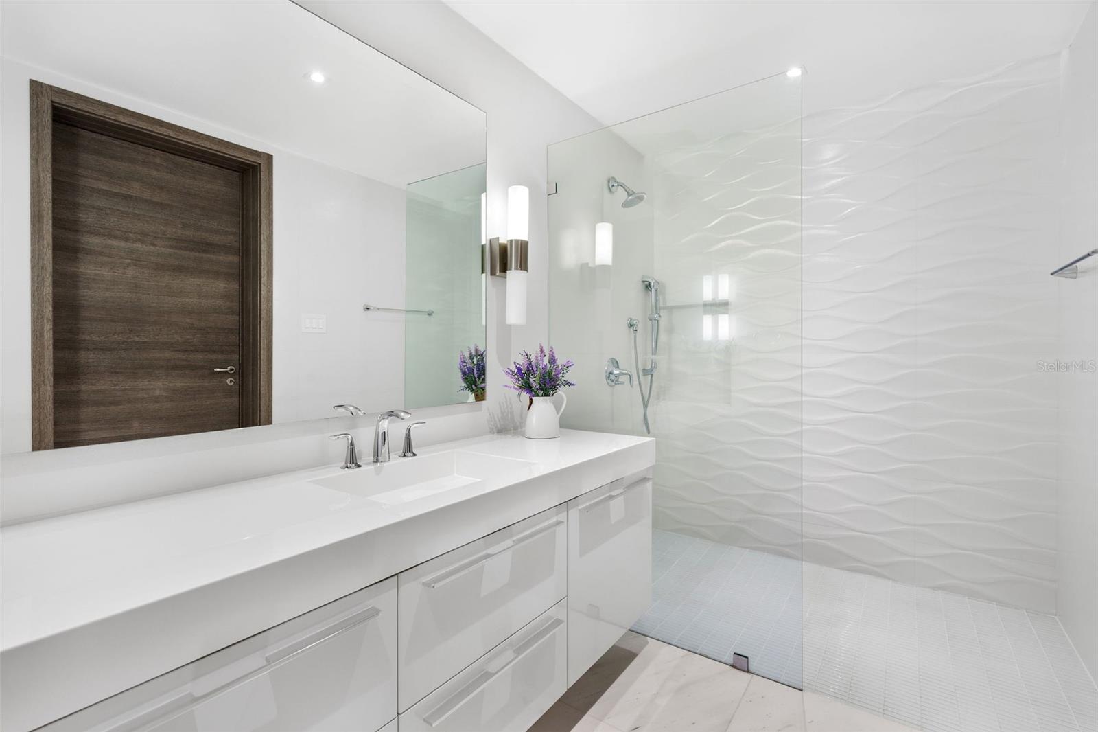 PR9105662 Property Photo