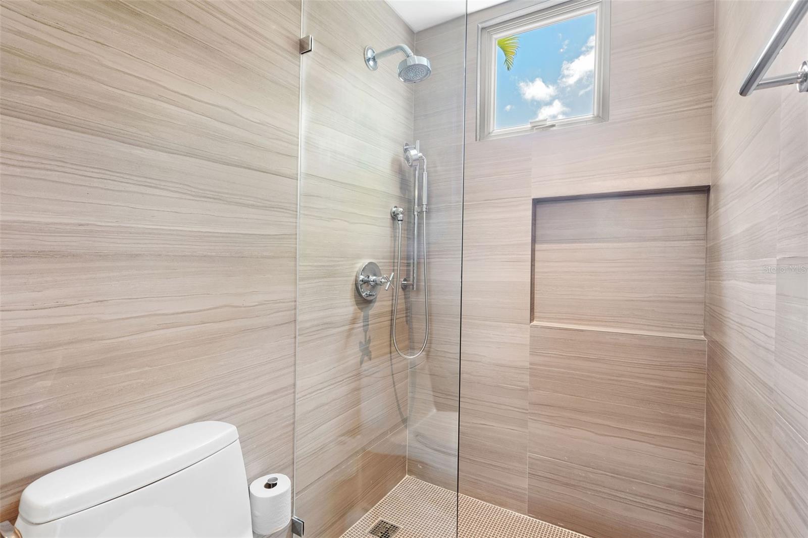 PR9105662 Property Photo