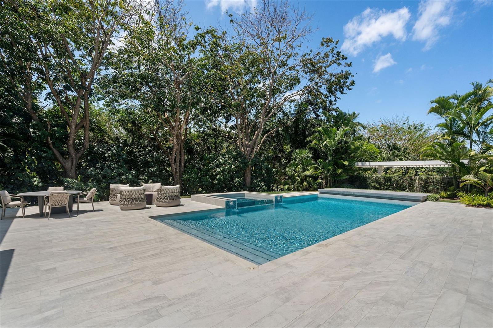 PR9105662 Property Photo