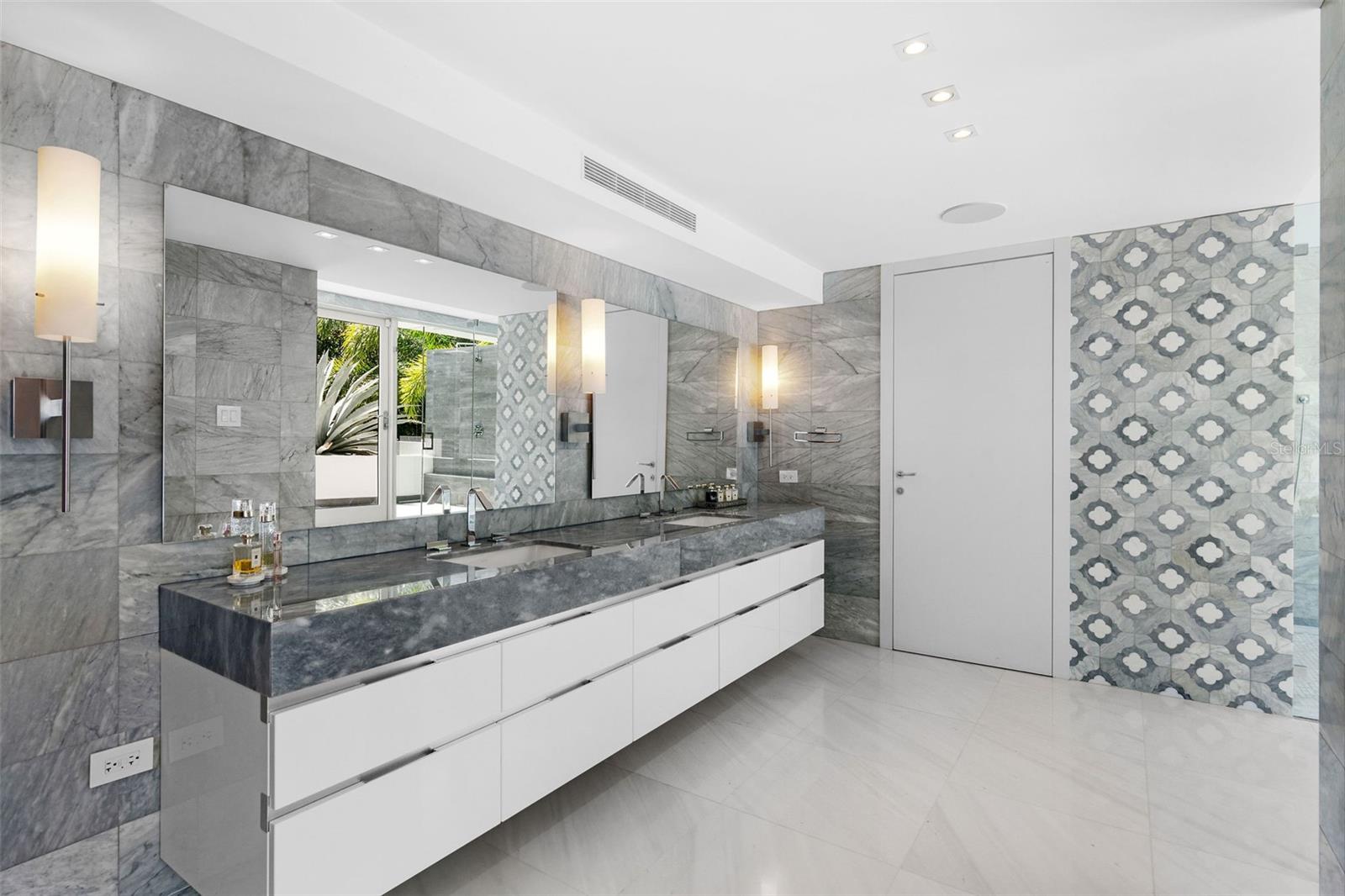 PR9105662 Property Photo