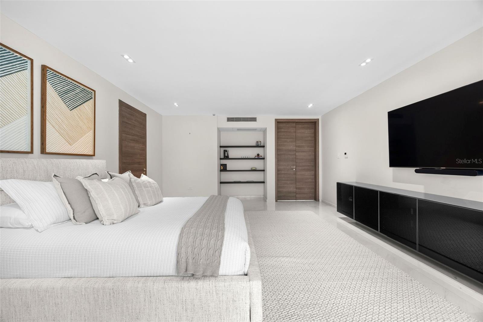 PR9105662 Property Photo