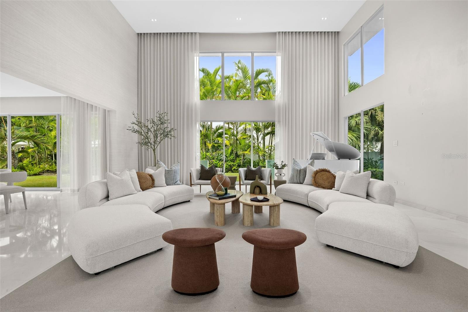 PR9105662 Property Photo