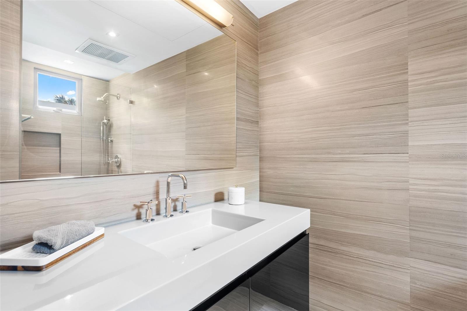 PR9105662 Property Photo