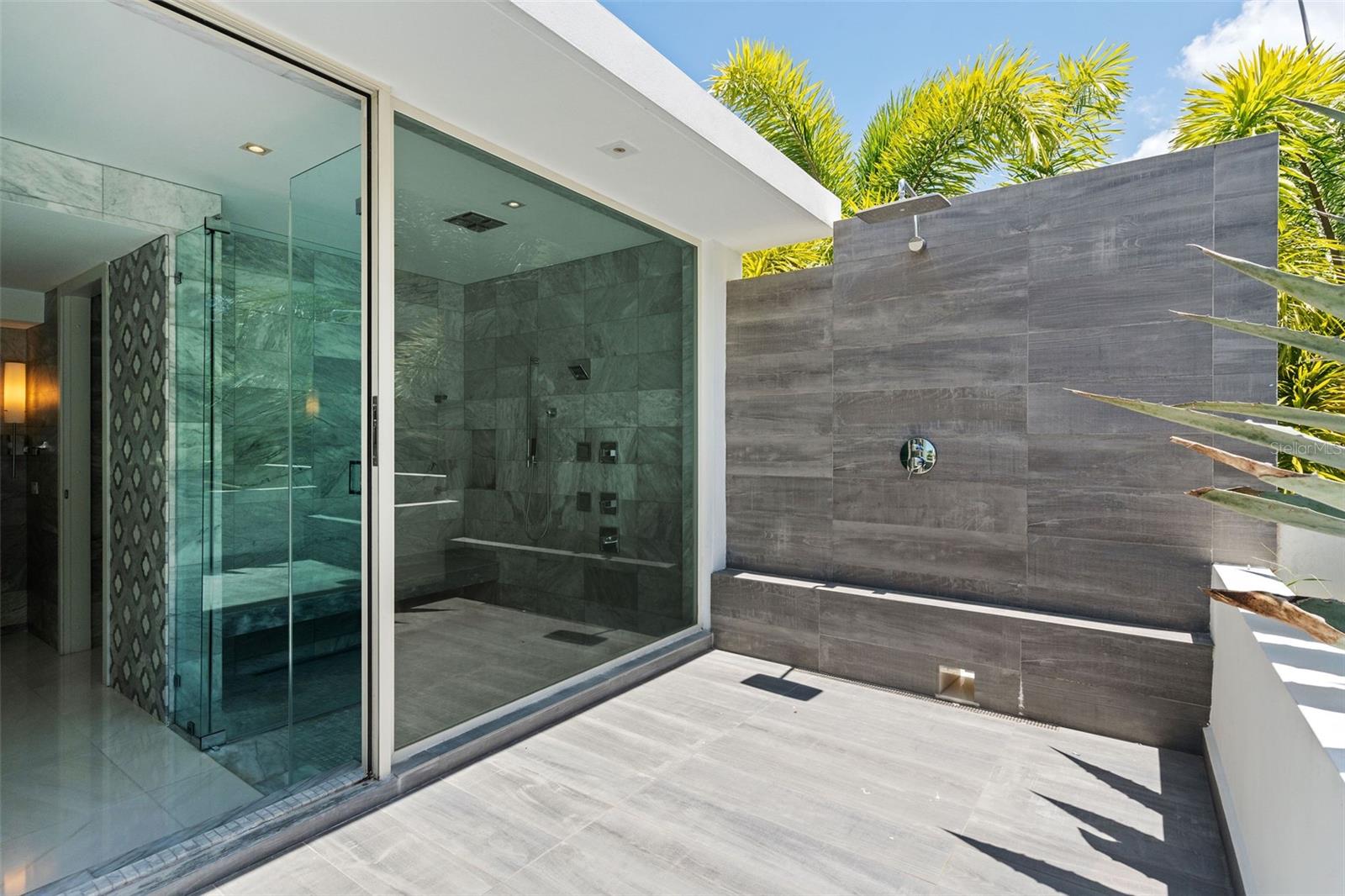 PR9105662 Property Photo