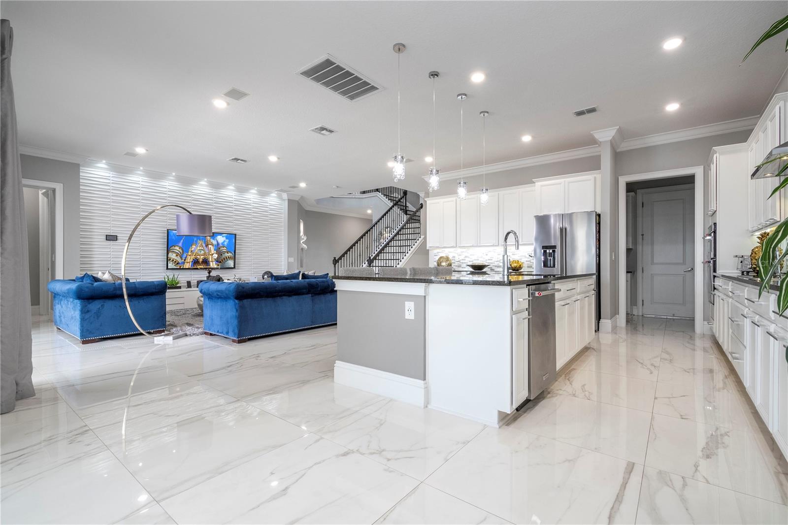 8042 LUDINGTON CIR, ORLANDO, FL, 32836