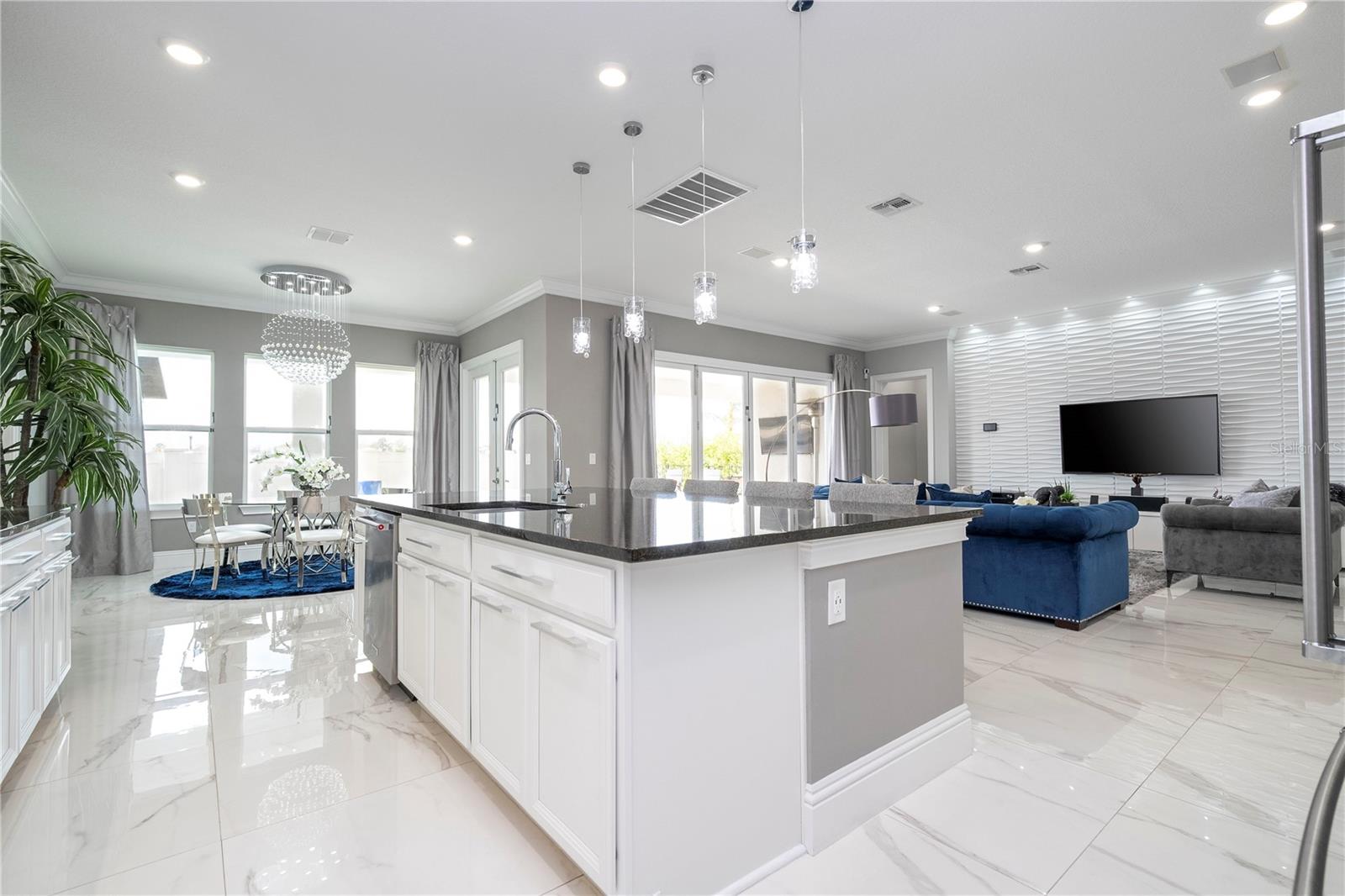 8042 LUDINGTON CIR, ORLANDO, FL, 32836