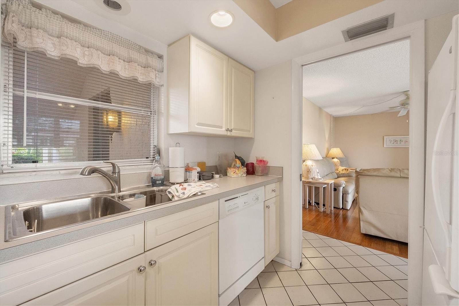 2420 CLUBHOUSE CIR #103, SARASOTA, FL, 34232