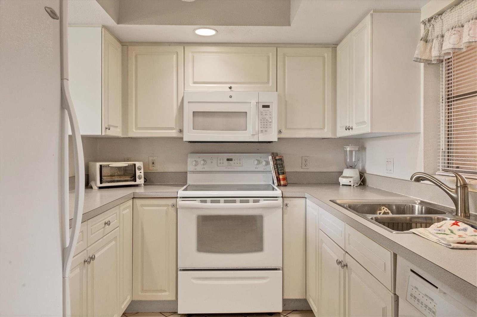 2420 CLUBHOUSE CIR #103, SARASOTA, FL, 34232