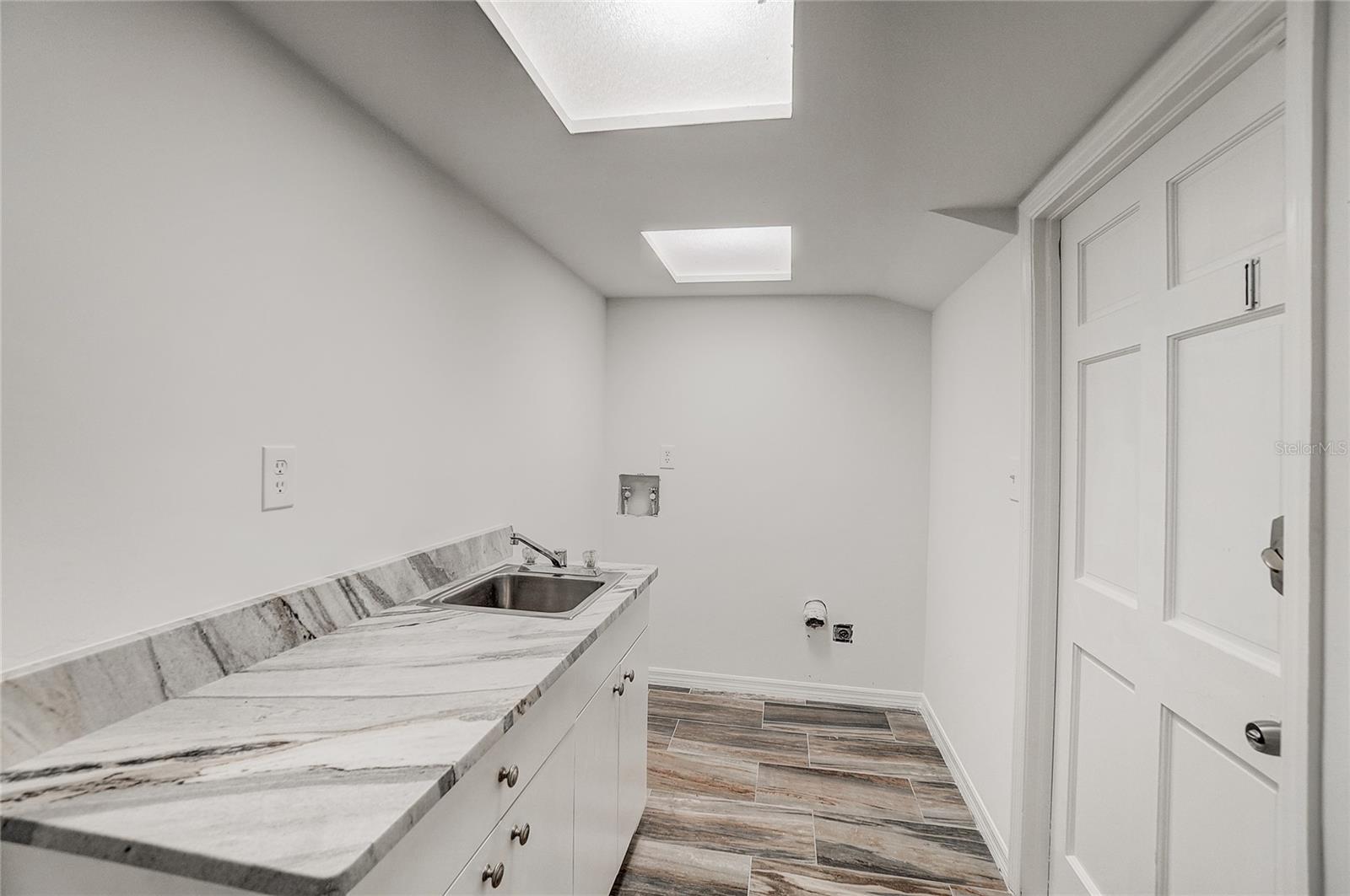 513 MONTROSE AVE, TEMPLE TERRACE, FL, 33617