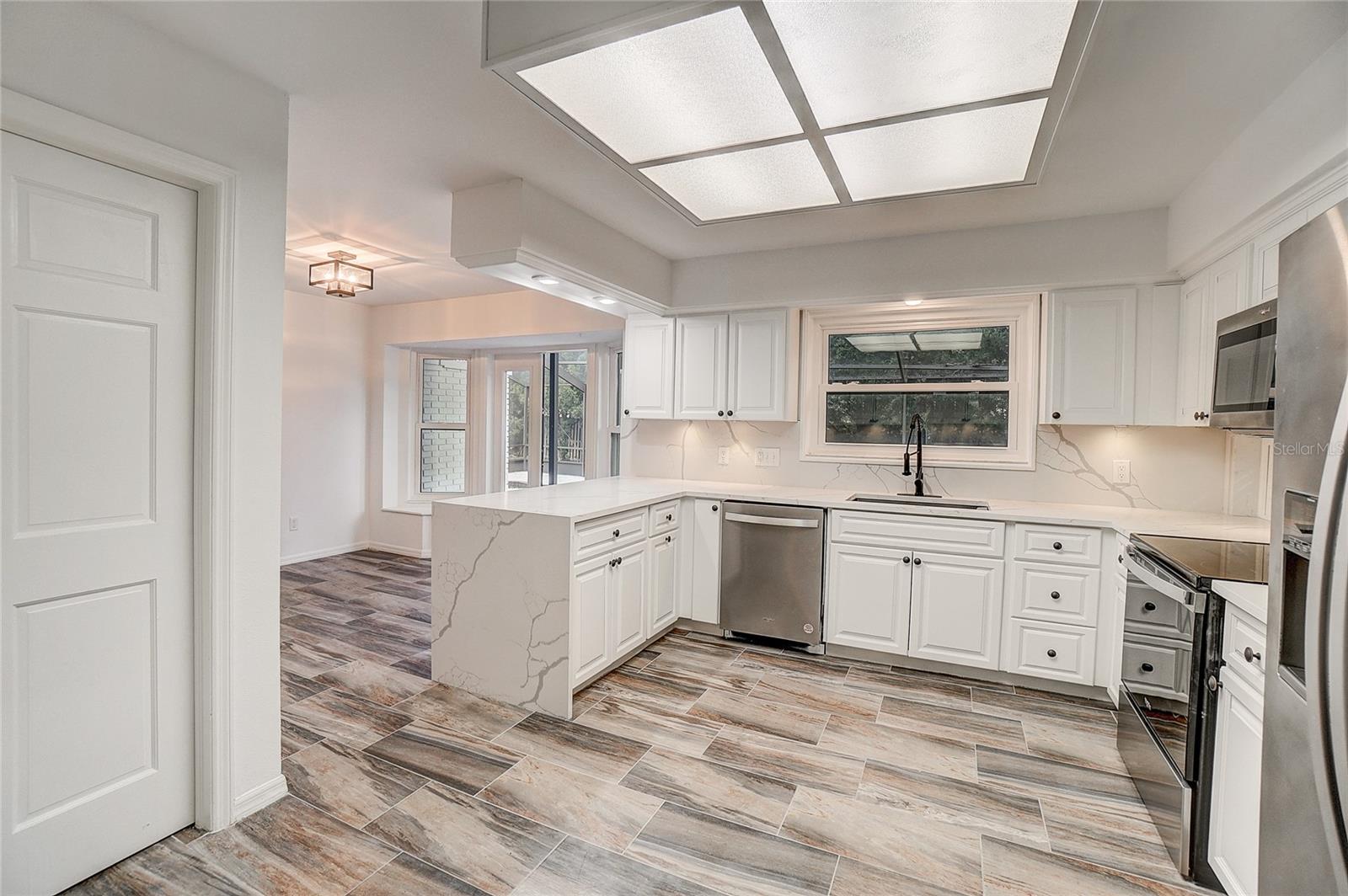 513 MONTROSE AVE, TEMPLE TERRACE, FL, 33617