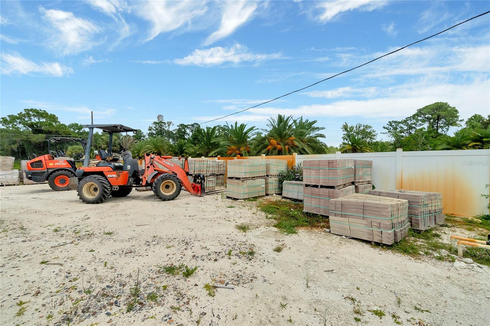 8440 COUNTY ROAD 48, YALAHA, FL, 34797