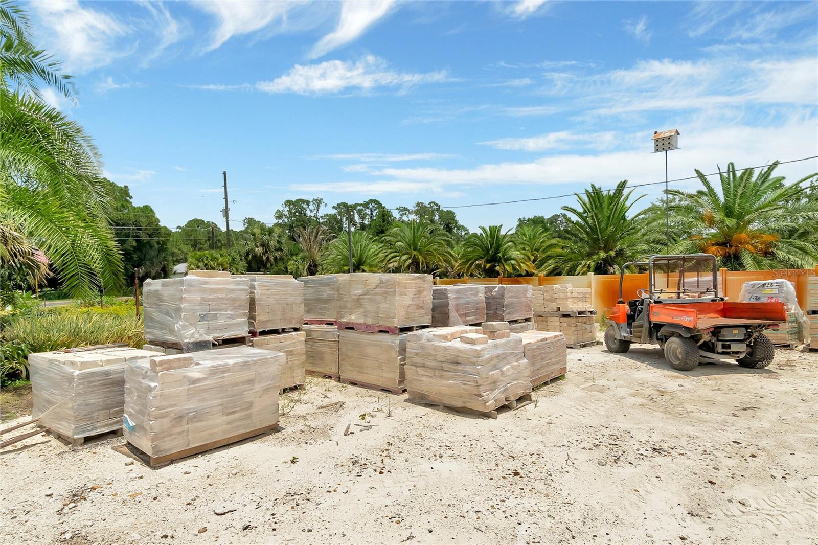 8440 COUNTY ROAD 48, YALAHA, FL, 34797