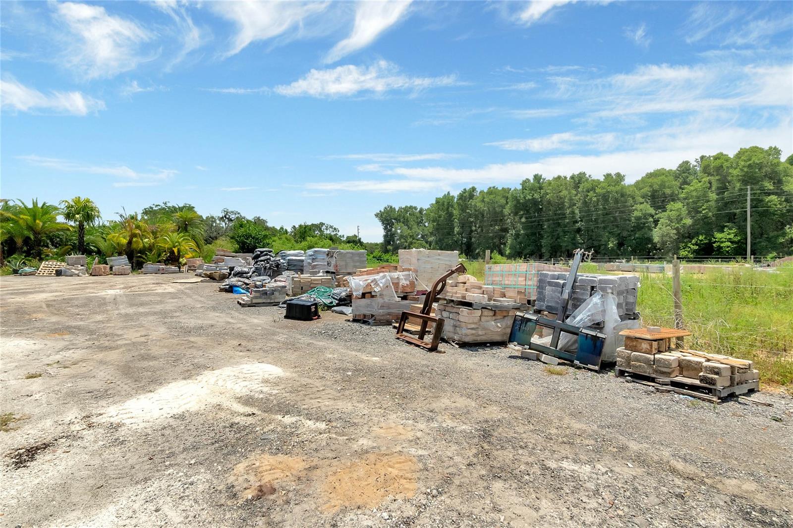 8440 COUNTY ROAD 48, YALAHA, FL, 34797