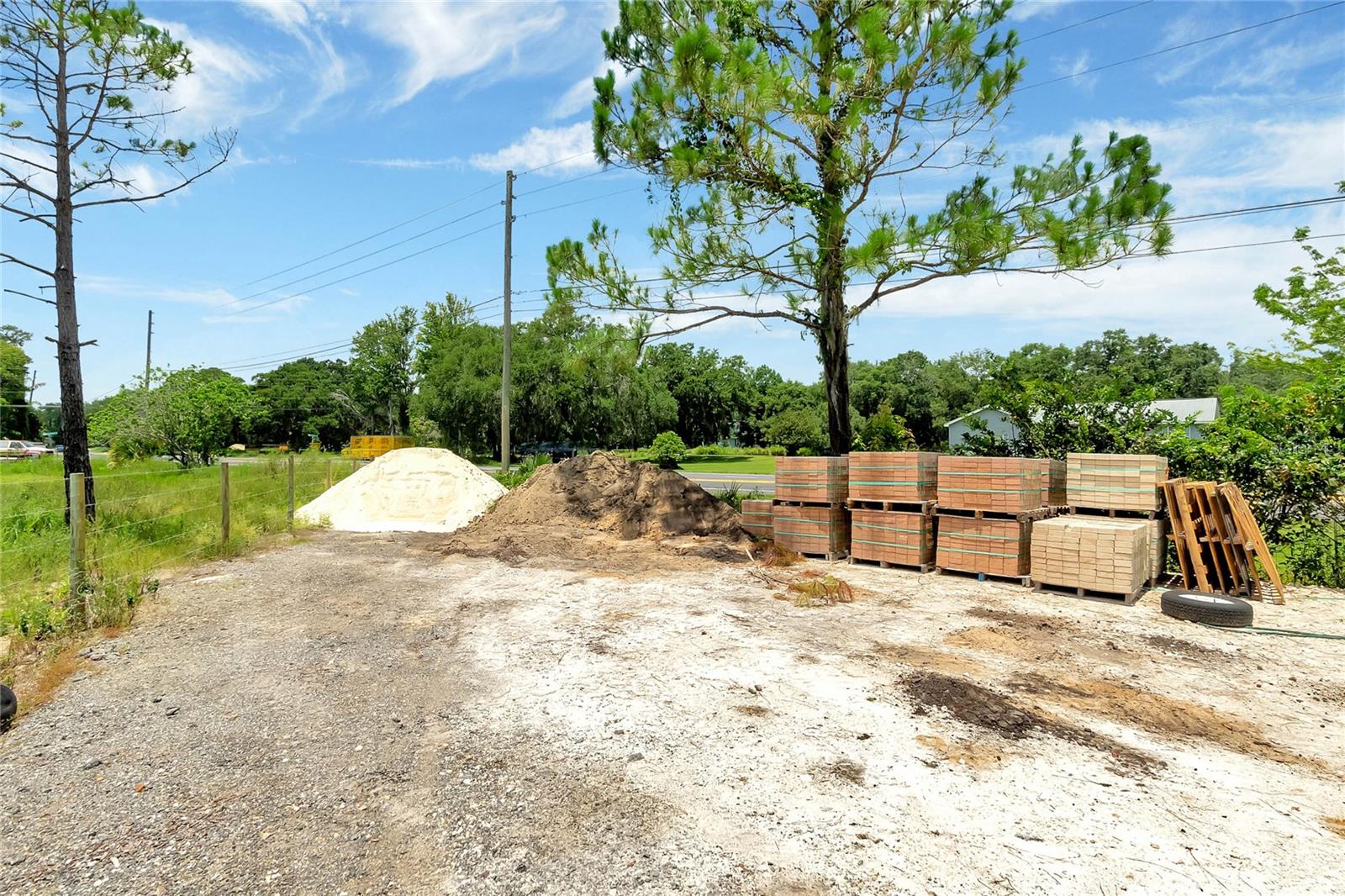 8440 COUNTY ROAD 48, YALAHA, FL, 34797