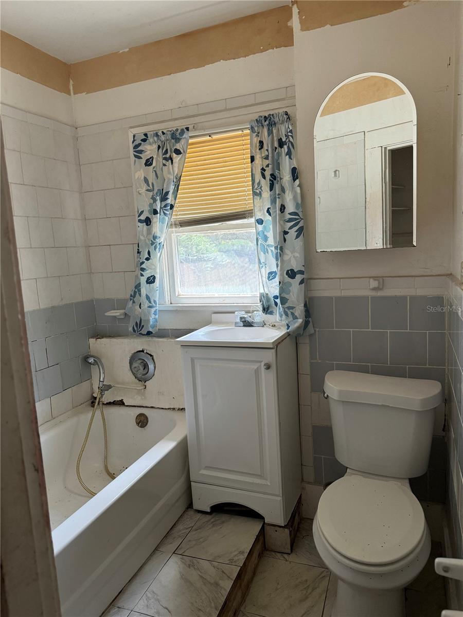 3501 17TH AVE S, ST PETERSBURG, FL, 33711