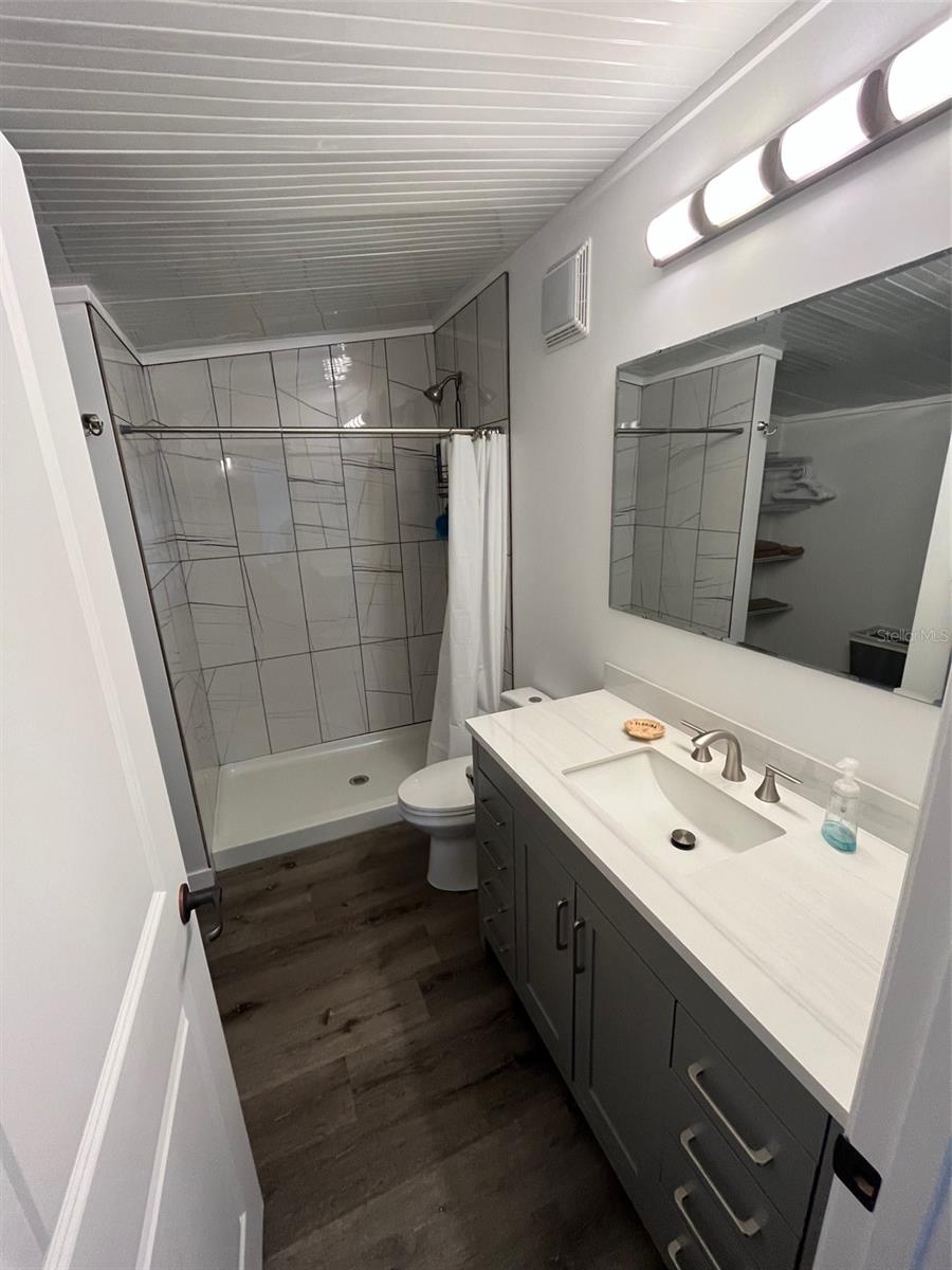 111 LAKEVIEW DR, PALMETTO, FL, 34221