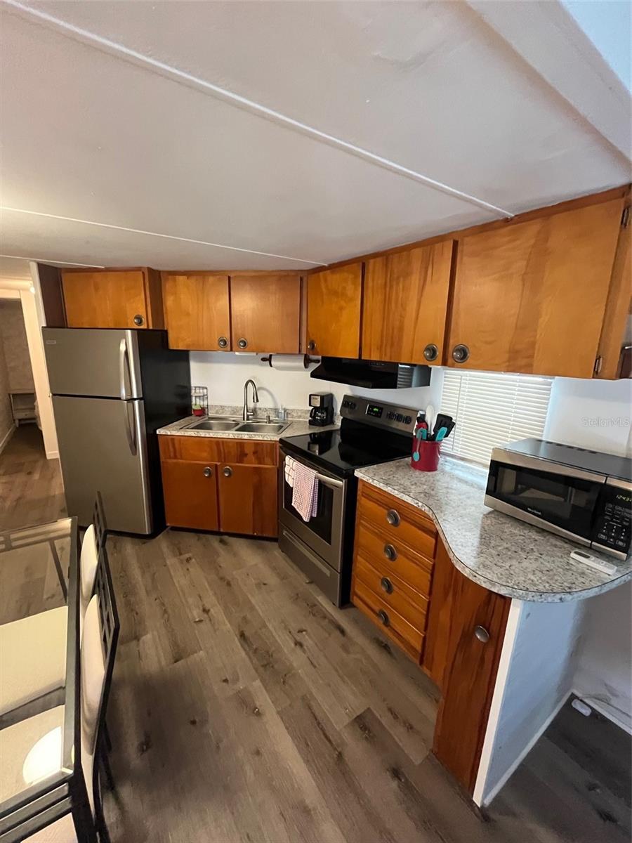 111 LAKEVIEW DR, PALMETTO, FL, 34221