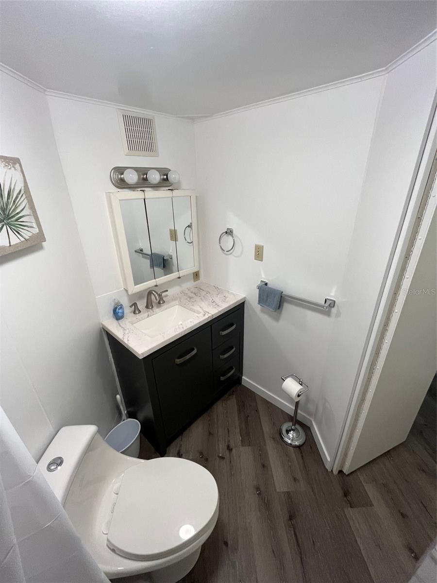 111 LAKEVIEW DR, PALMETTO, FL, 34221