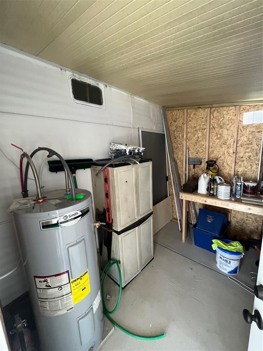 111 LAKEVIEW DR, PALMETTO, FL, 34221