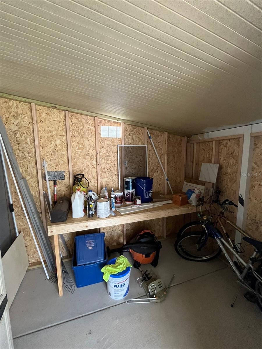 111 LAKEVIEW DR, PALMETTO, FL, 34221