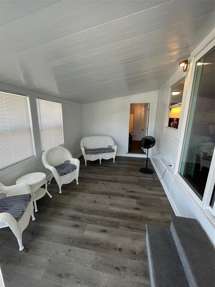 111 LAKEVIEW DR, PALMETTO, FL, 34221