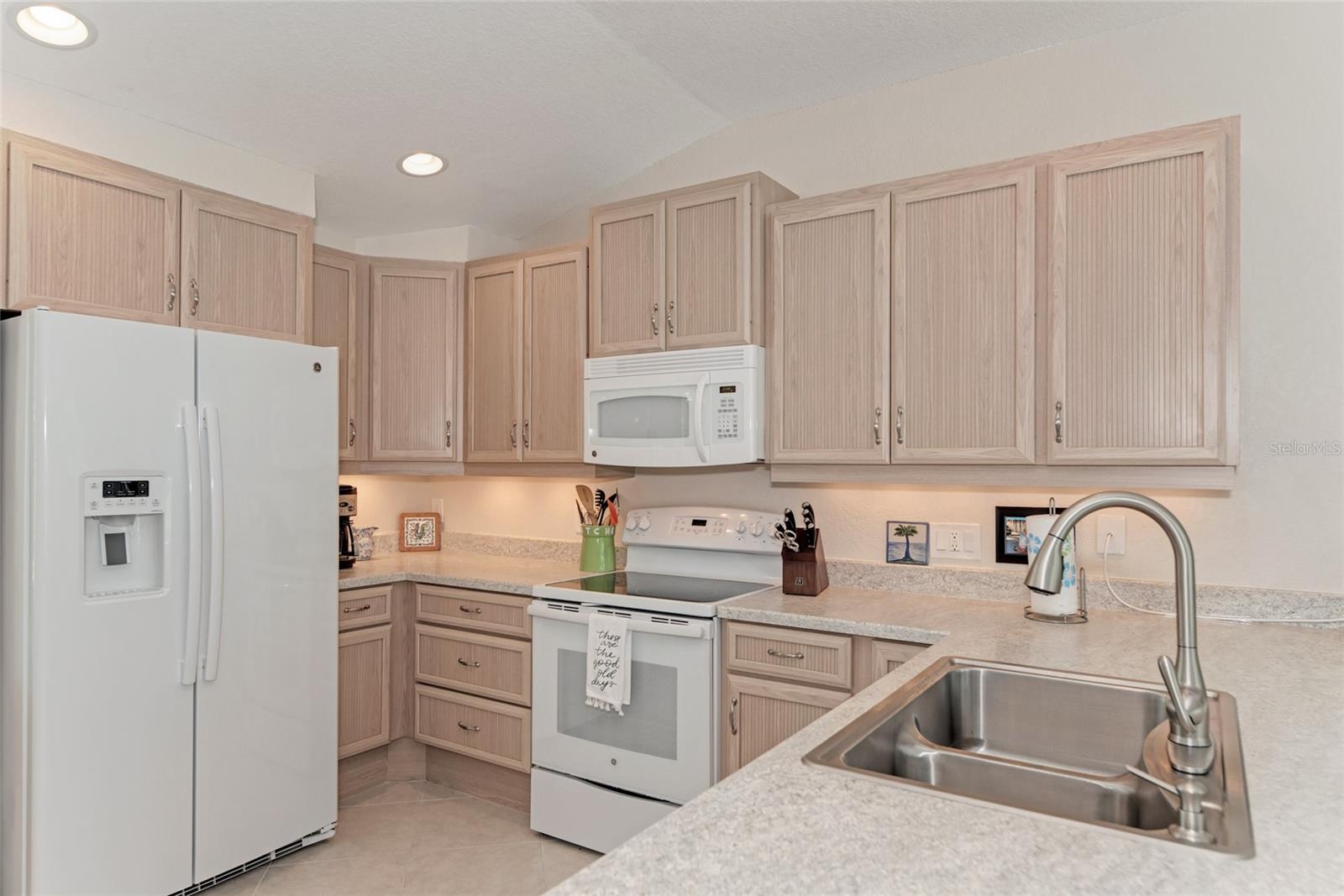 5577 CONTENTO DR, SARASOTA, FL, 34242