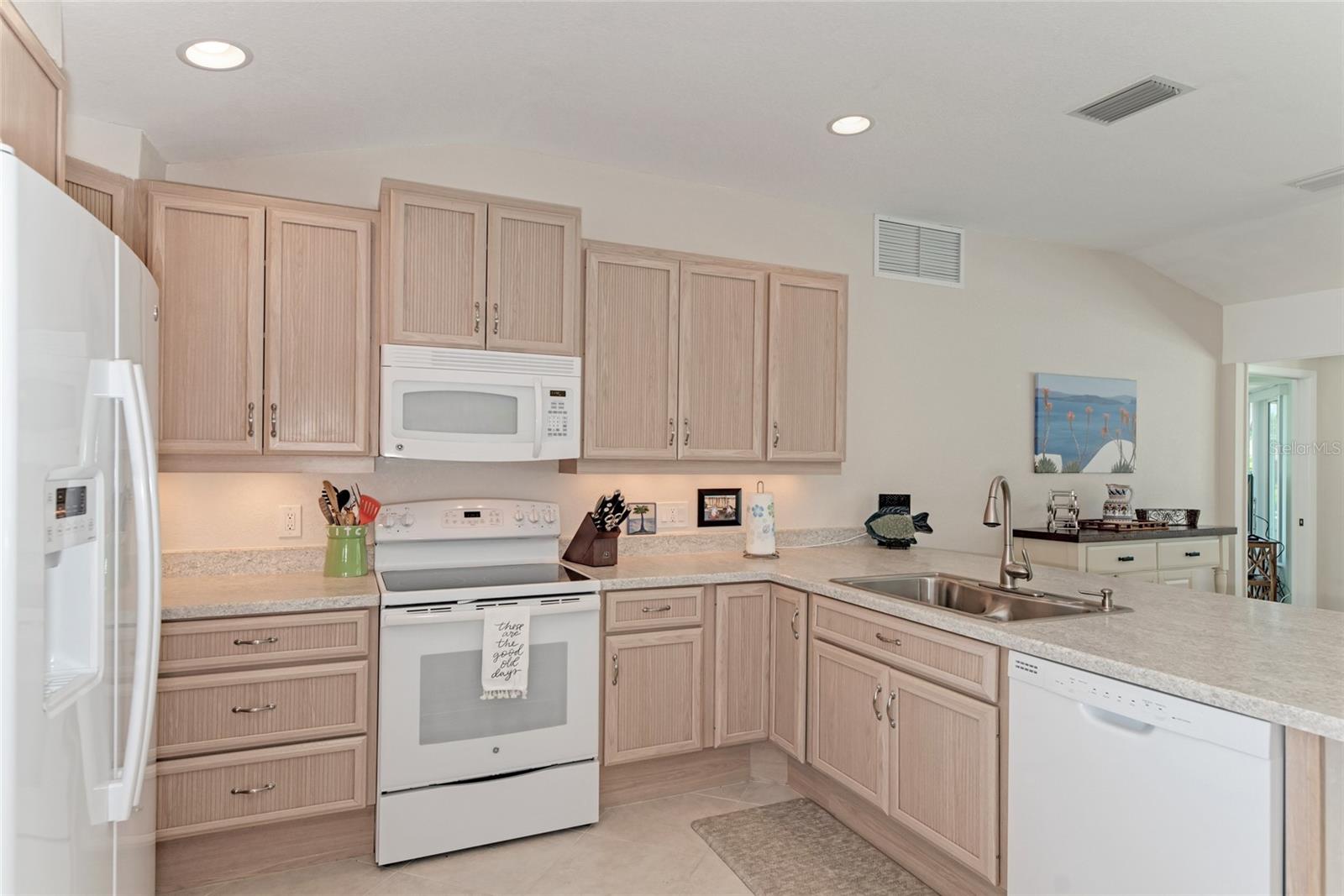 5577 CONTENTO DR, SARASOTA, FL, 34242