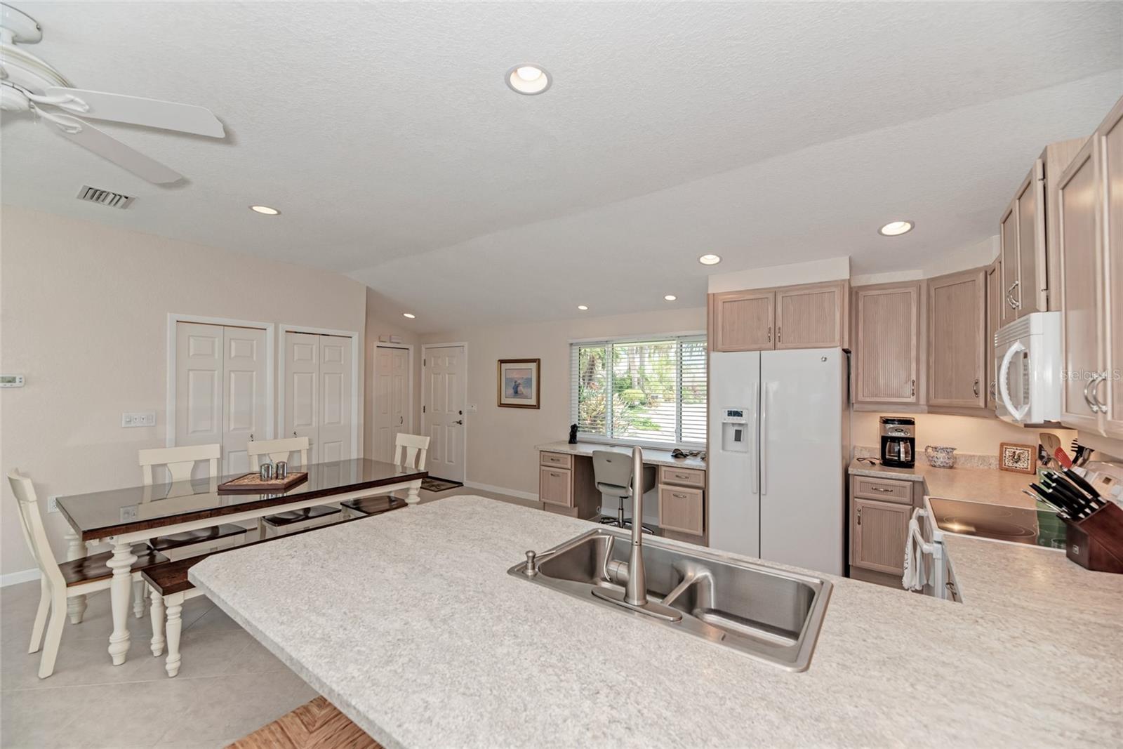 5577 CONTENTO DR, SARASOTA, FL, 34242