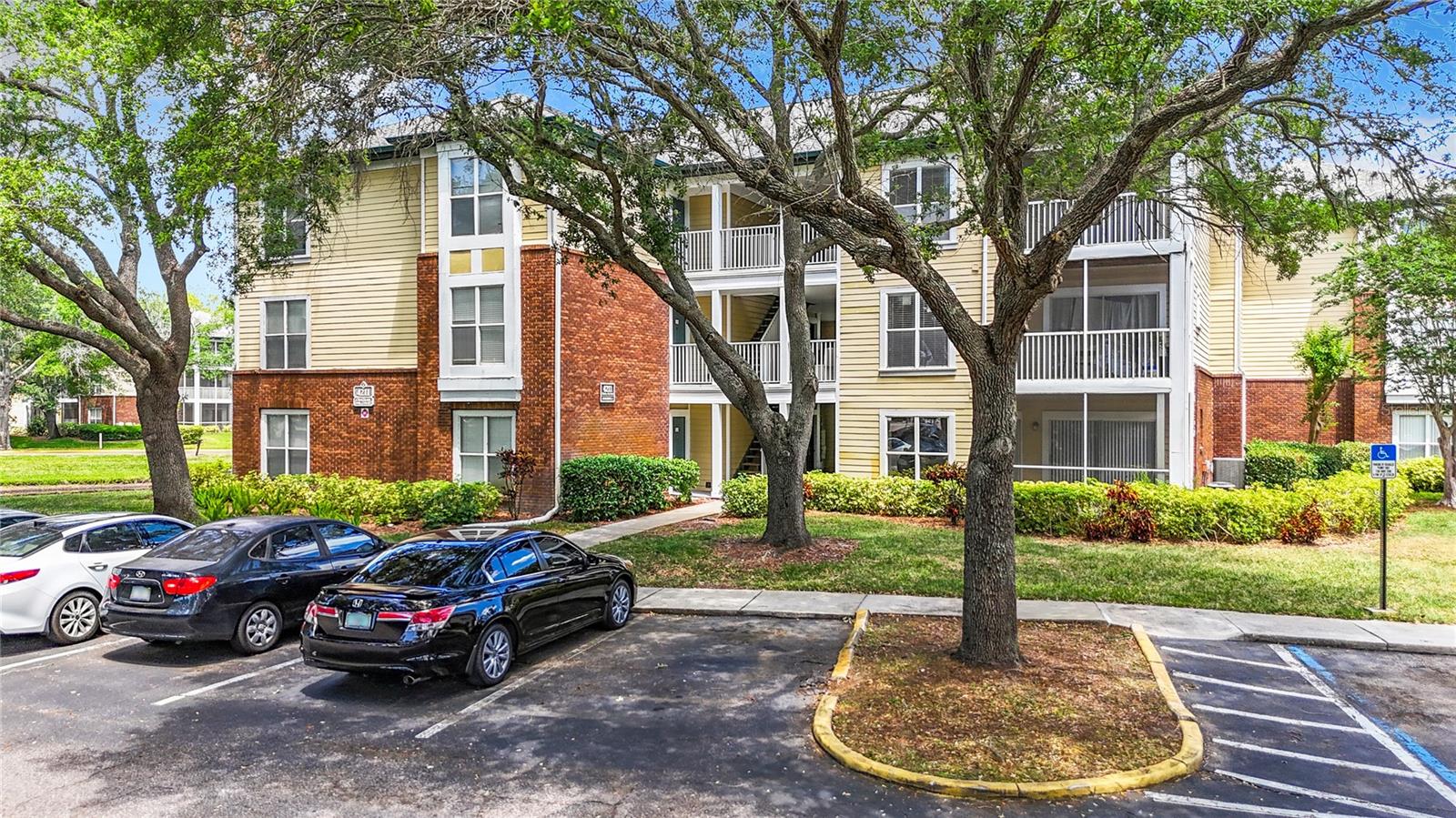 4211 CHATHAM OAK CT #104, TAMPA, FL, 33624