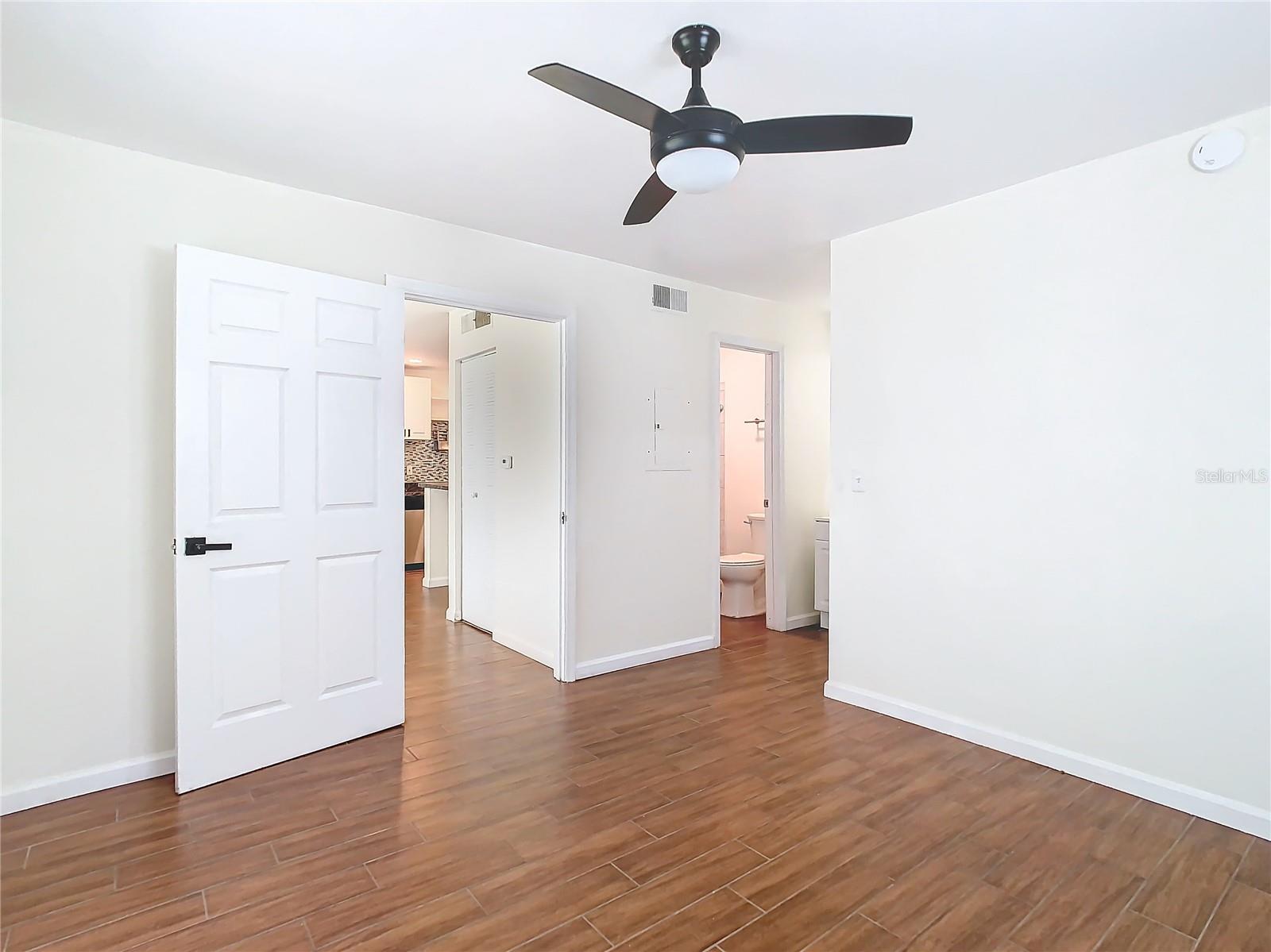 4211 CHATHAM OAK CT #104, TAMPA, FL, 33624