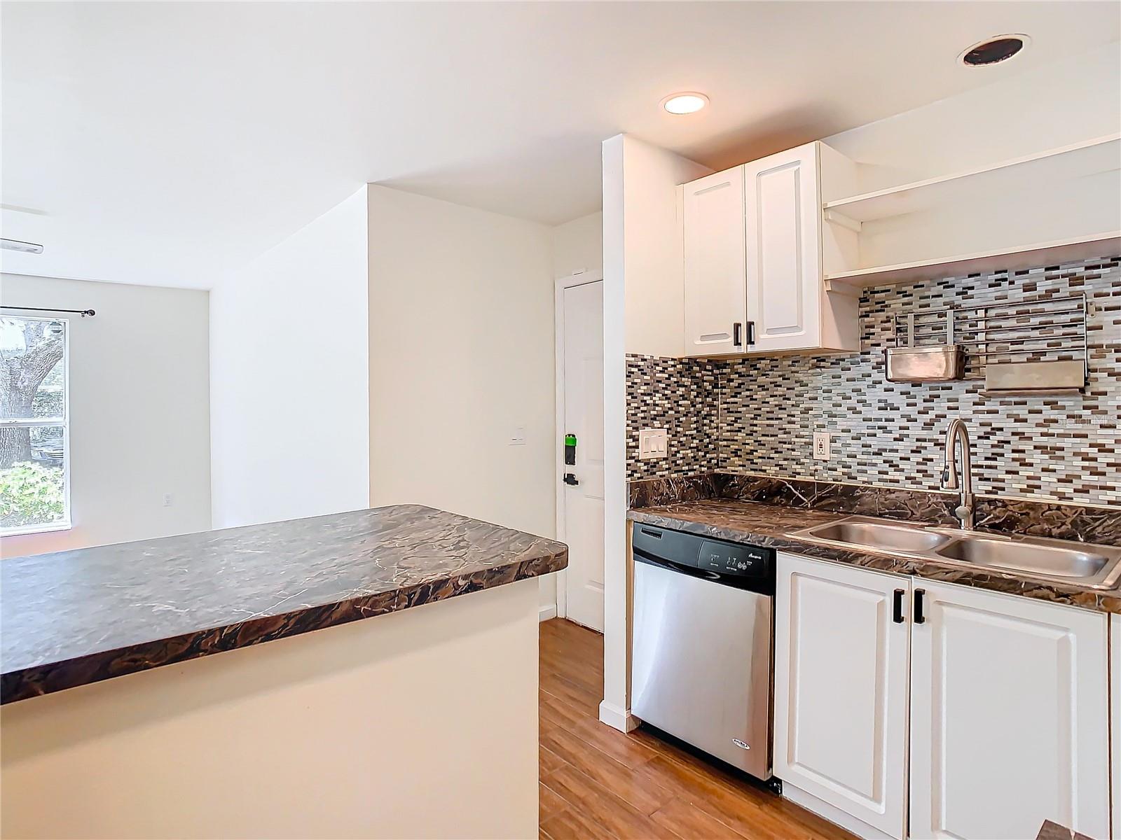 4211 CHATHAM OAK CT #104, TAMPA, FL, 33624