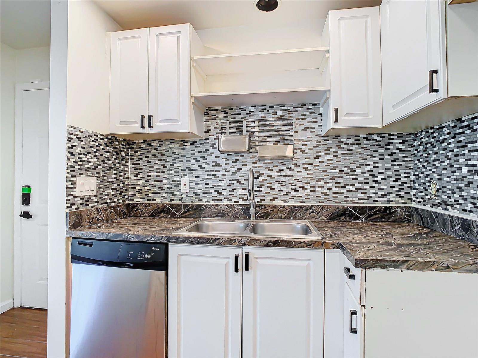 4211 CHATHAM OAK CT #104, TAMPA, FL, 33624