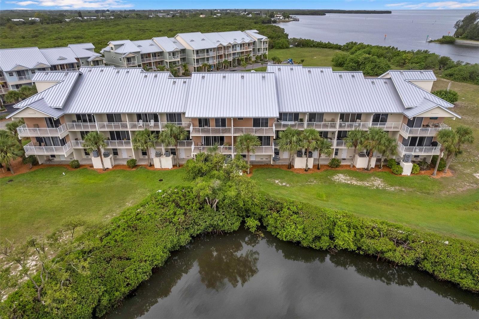 3257 MANGROVE POINT DR, RUSKIN, FL, 33570