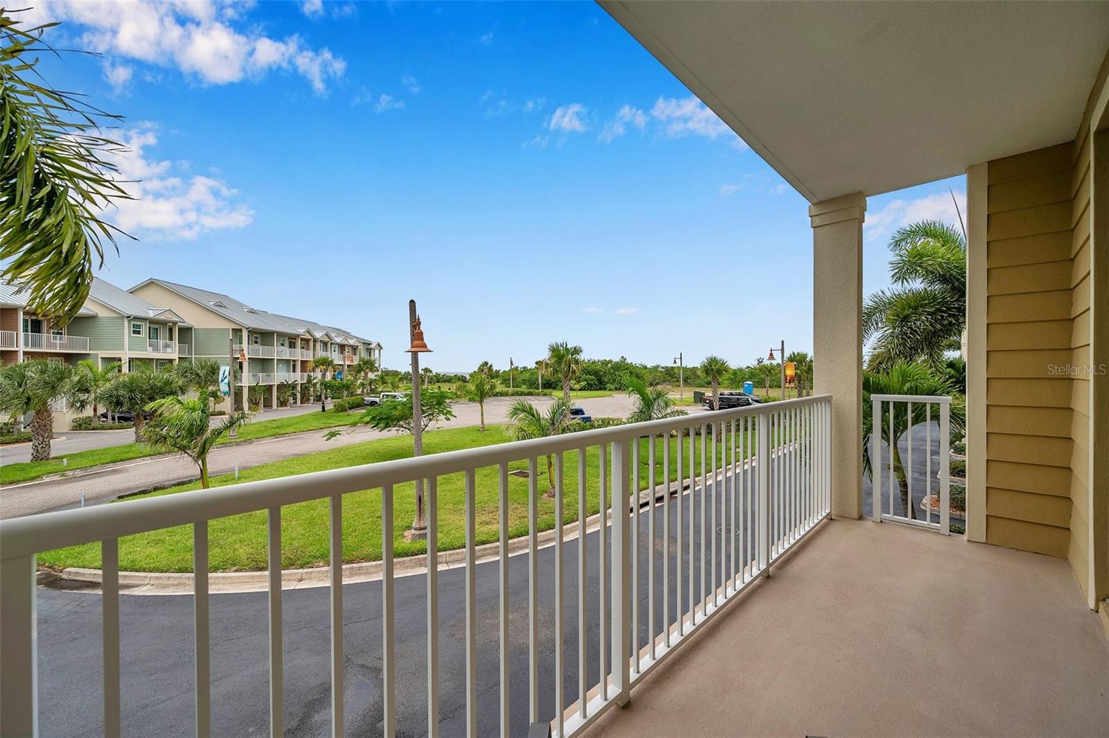 3257 MANGROVE POINT DR, RUSKIN, FL, 33570