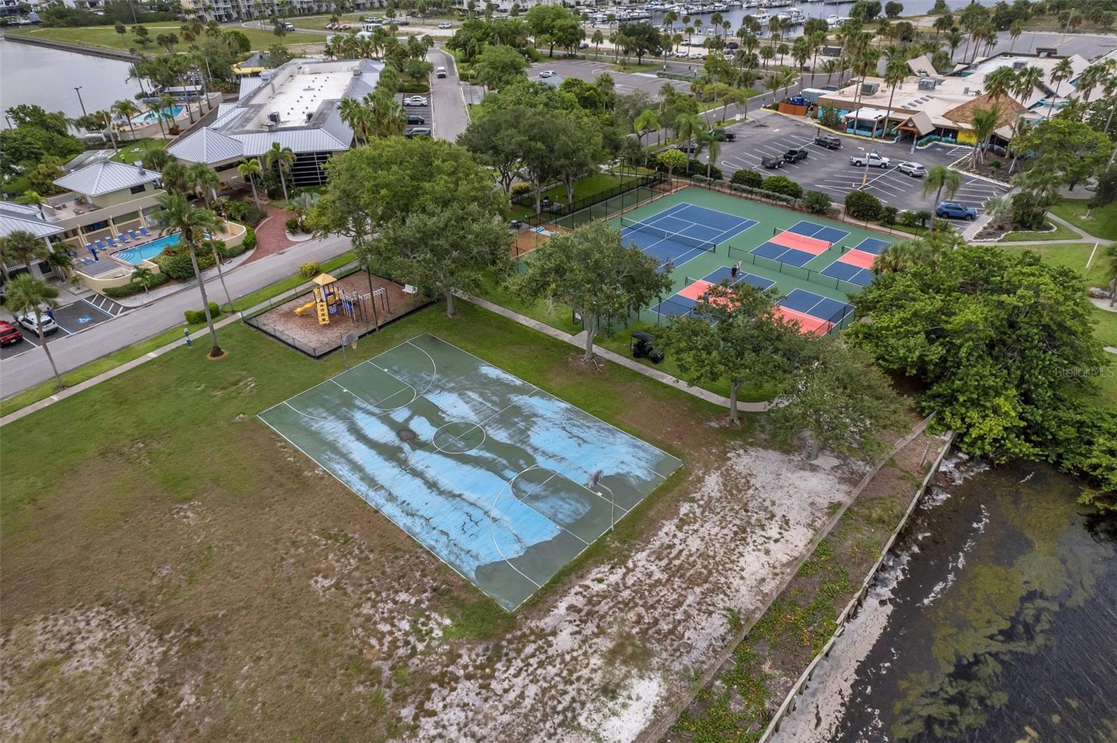 3257 MANGROVE POINT DR, RUSKIN, FL, 33570