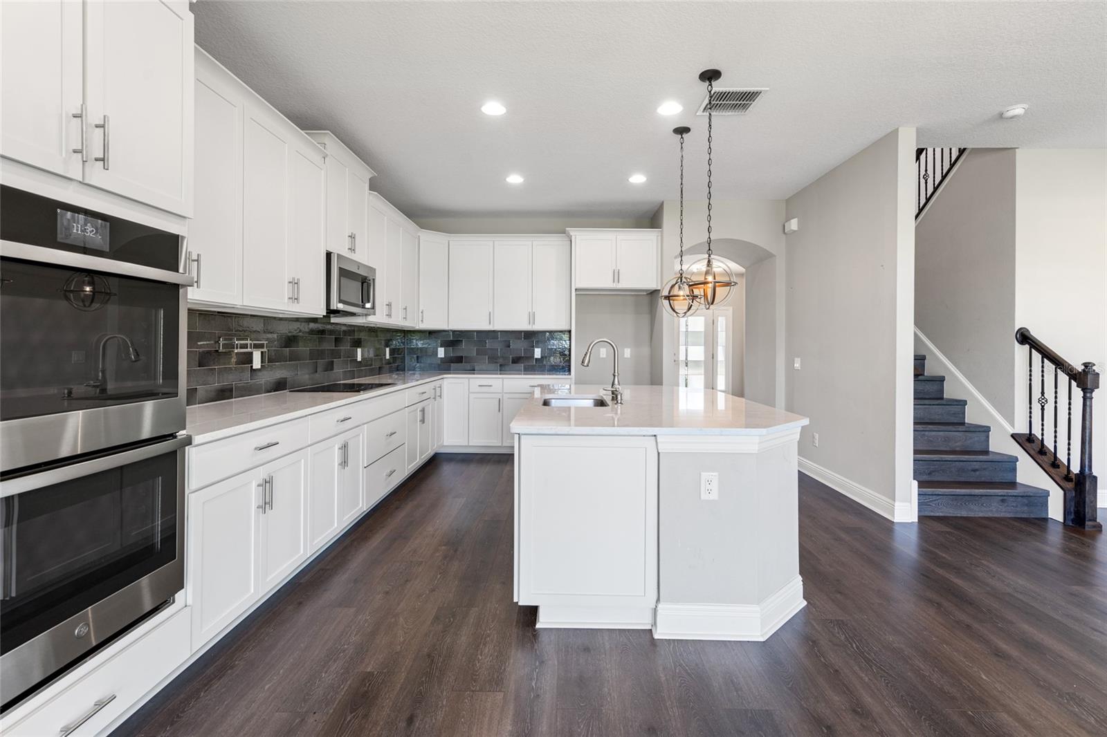 10320 STALLION FIELDS WAY, TAMPA, FL, 33647