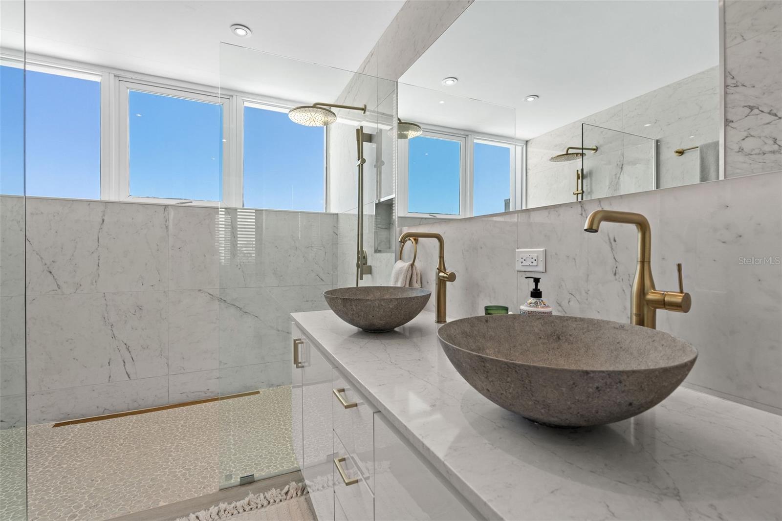 PR9105805 Property Photo