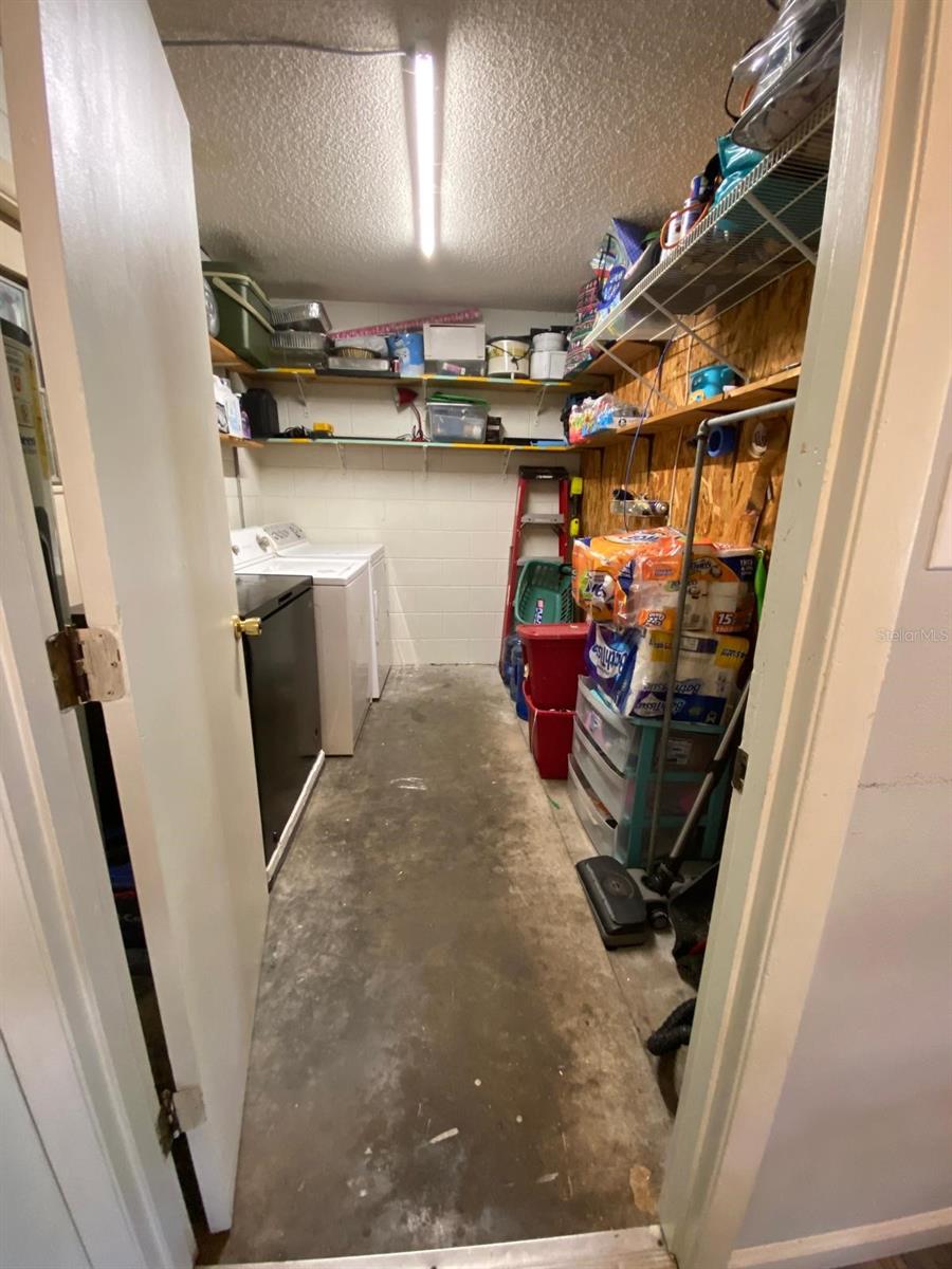 881 CEDAR CIR, TAVARES, FL, 32778