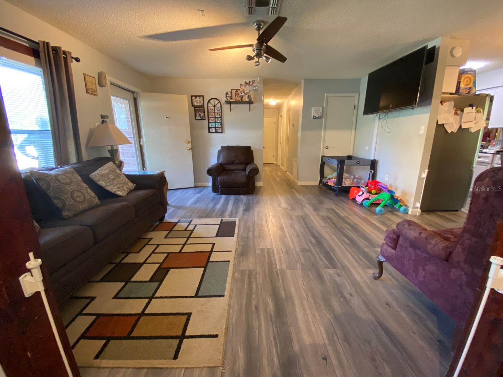 881 CEDAR CIR, TAVARES, FL, 32778