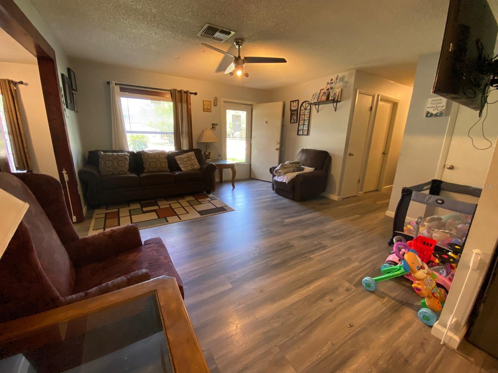 881 CEDAR CIR, TAVARES, FL, 32778