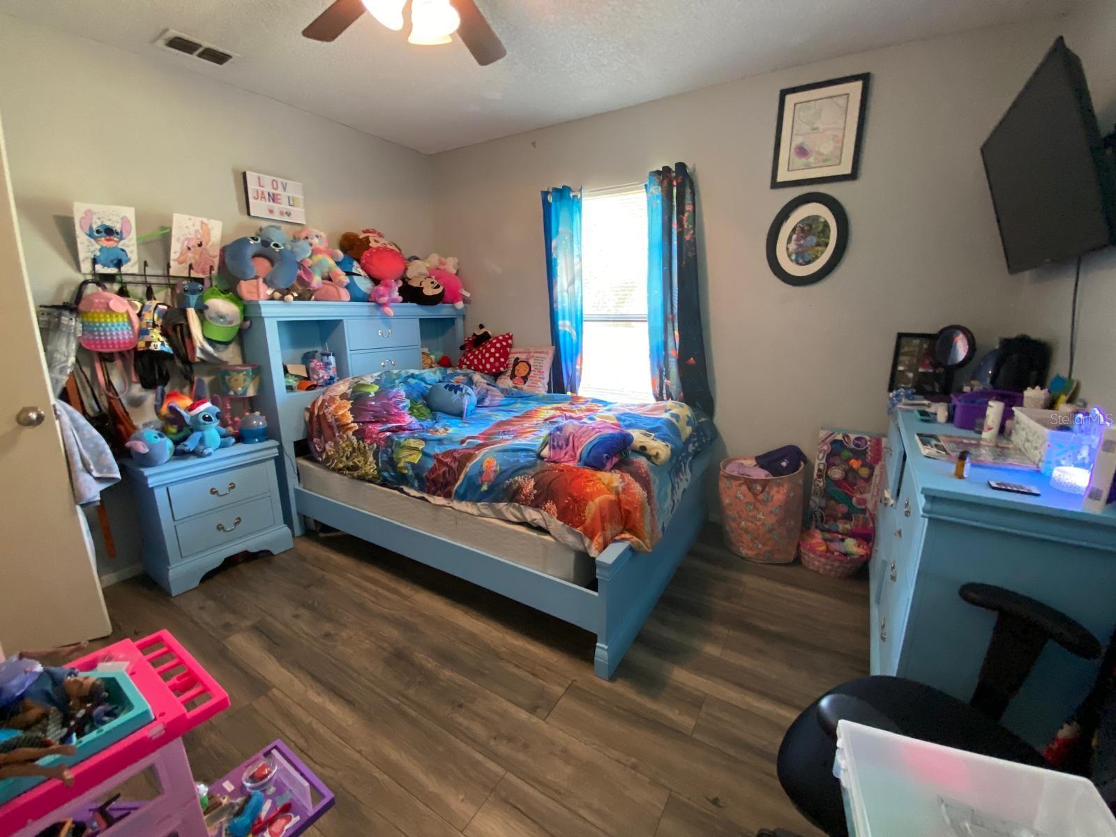 881 CEDAR CIR, TAVARES, FL, 32778