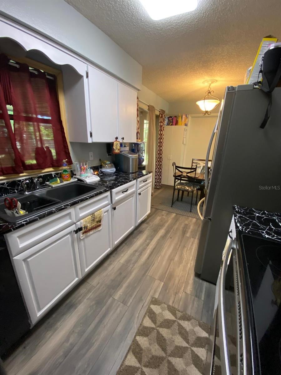 881 CEDAR CIR, TAVARES, FL, 32778